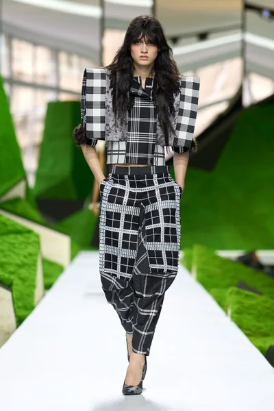 Look 50